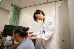 <strong>通过高位鞭策、多</strong>